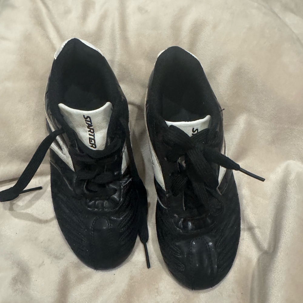 STARTER Black and White Kids cleats (size 3)